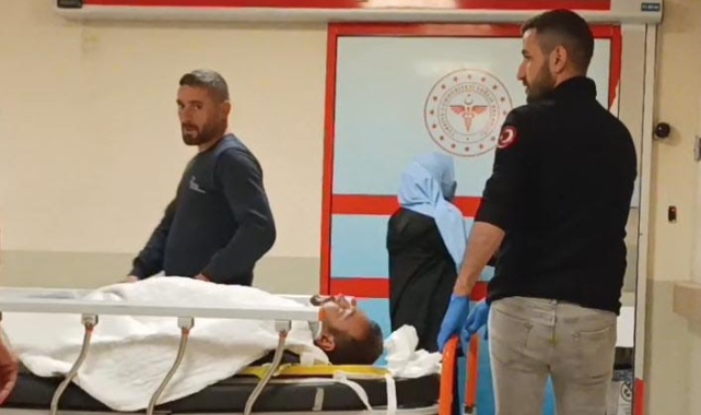 Elektrik direğinden düşen 2 tekniker yaralandı