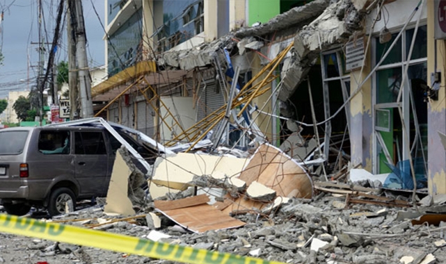 Filipinler’de 7.4 büyüklüğünde deprem