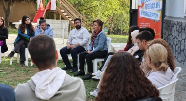 Gençler Üçpınar Mahallesi’nde bir araya geldi