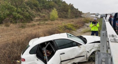 İznik'te yoğun yağışla gelen kaza: 4 yaralı