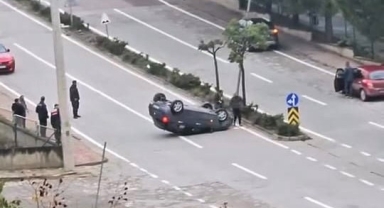 Kontrolden çıkan otomobil takla attı