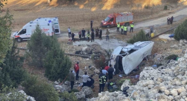 Mersin'de korkunç kaza: 5 ölü 10'dan fazla yaralı