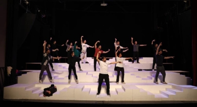 Nilüfer Kent Tiyatrosu sezona 'Lüküs Hayat' ile başlıyor