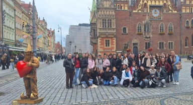 Nilüferli kız çocukları Polonya’da farklı kültürlerle buluştu