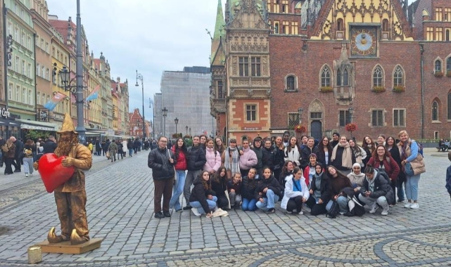 Nilüferli kız çocukları Polonya’da farklı kültürlerle buluştu