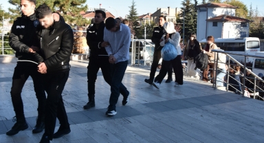 Öğretmen olacaktı çete lideri oldu