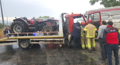 Orhangazi'de çekici ile kamyonet çarpıştı 4 yaralı