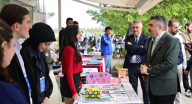 Şehrimize hoş geldiniz gençler