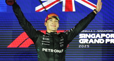 Singapur’da kazanan George Russell