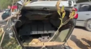 Takla atan otomobil ters durdu