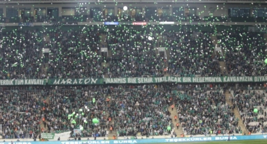 Taraftar minik Çağan'ın mücadelesini kutladı