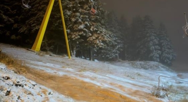 Uludağ'da kar yağışı etkili oluyor