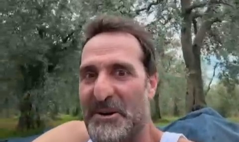 Ünlü oyuncu Timur Acar ilk zeytin hasadını yaptı