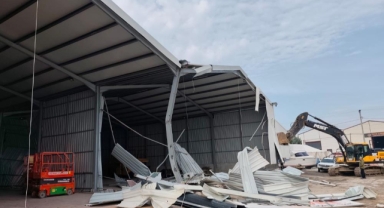 Ürünlü’de iki kaçak yapı yıkıldı