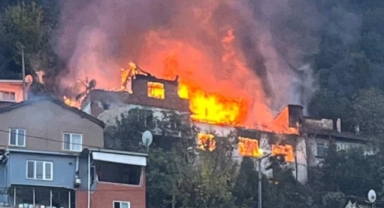 2 katlı ev yandı 78 yaşındaki sahibi kayıp