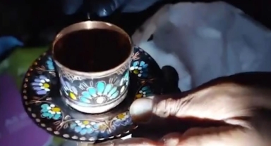 Atılan çöplerden servet topluyorlar