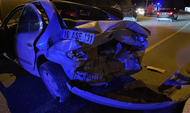 Bariyere çarpan araç takla attı: 2 yaralı