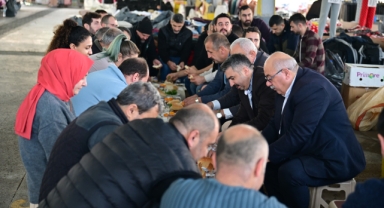 Başkan Yılmaz pazar esnafıyla buluştu