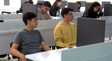 BTÜ'den Türkiye'de bir ilk: Lise öğrencileri bir ay boyunca üniversiteli oldu