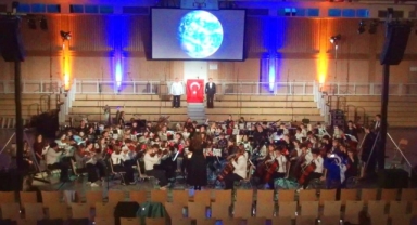 Bursalı öğrenciler, Almanya'da ayakta alkışlandı