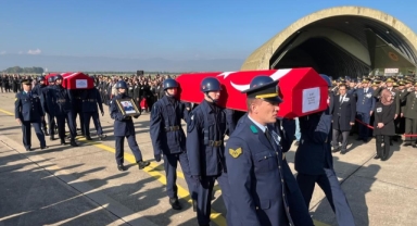 Bursalı şehitler Yenişehir Havalimanı'na getirildi
