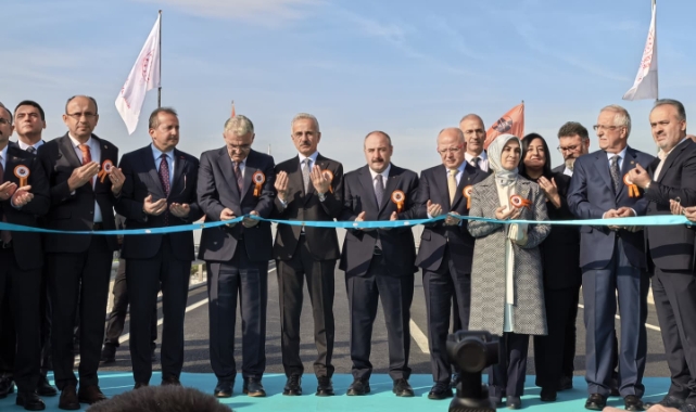 İnegöl'de yeni köprülü kavşak törenle açıldı