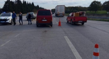 Karacabey’de iki otomobil çarpıştı: 2 yaralı