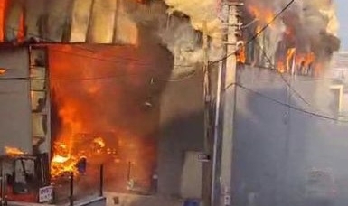 Kocaeli'de parfüm deposu'nda yangın: 6 ölü