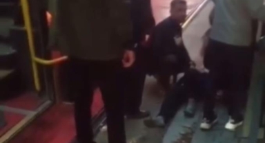 Minibüsün çarptığı 9 yaşındaki çocuk yaralandı