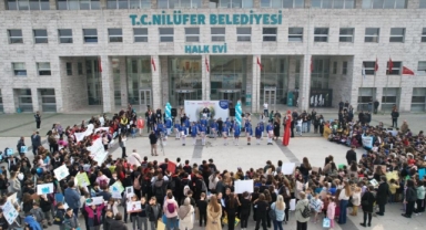 Nilüferli çocuklardan 'gelecek' için anlamlı yürüyüş