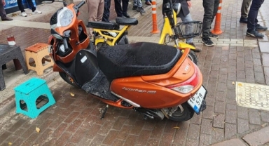 Otomobille çarpışan motosiklet sürücüsü yaralandı