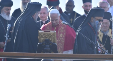 Papa'dan İznik'e tarihi ziyaret ve tarihi ayin...