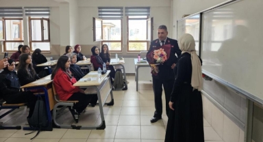 Şehit kızı öğretmen unutulmadı