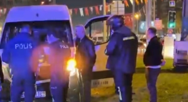 Servis aracının çarptığı yaya ağır yaralandı