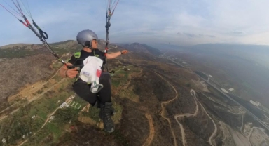 Yanan ormanlar için gökyüzünden paraşütle tohum yağdı