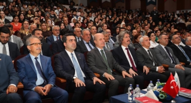 YÖK Başkanı Özvar 9. Uluslararası Öğrenci Bilimler Kongresi'ne katıldı