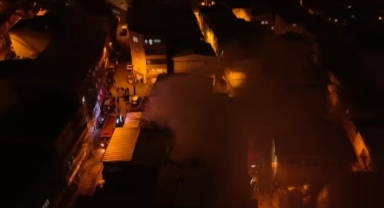 Apartmanın deposunda çıkan yangın paniğe neden oldu