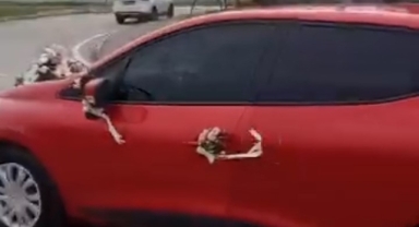 Boşanmayı düğün gibi kutladı