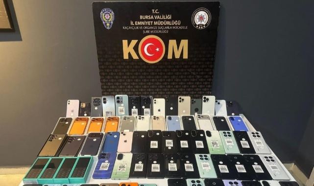 Bursa'da 3 milyon lira olan kaçak cep telefonları ele geçirildi