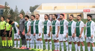 Bursaspor 3 puanla evine dönüyor