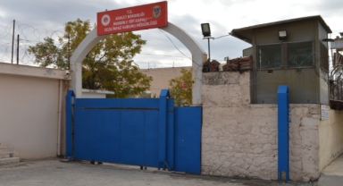 Cezaevlerinden tahliyeler başladı