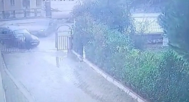 İnegöl'de otomobil hafif ticari araca çarptı: 2 yaralı