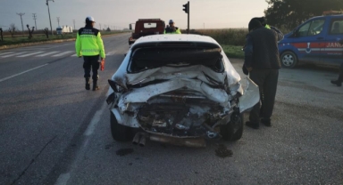 Karacabey'de kavşakta feci kaza: 1 ölü