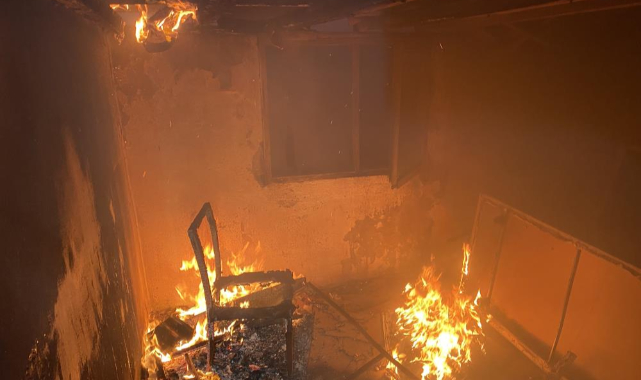 Metruk evde çıkan yangın paniğe neden oldu