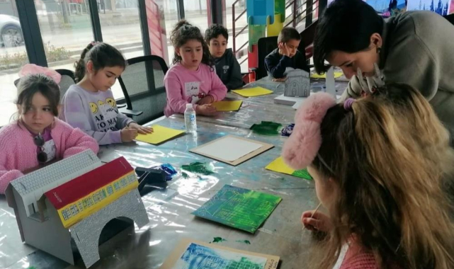 Nilüfer'de çocuklar sanatla iç içe
