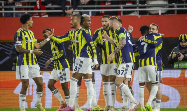 Norveç'te Fener alayı