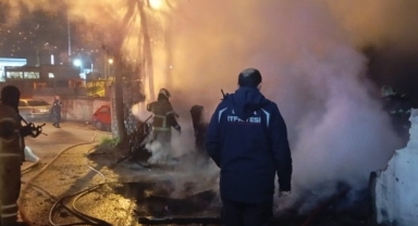 Osmangazi'de gece saatlerinde yangın paniği: 1 yaralı