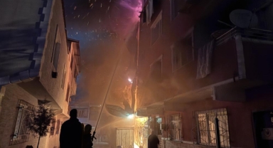 Şehit polisin baba evi alevlere teslim oldu