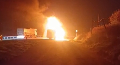 Servis otobüsü alevlere teslim oldu