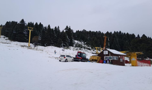 Uludağ'da kar yağışı etkisini sürdürüyor